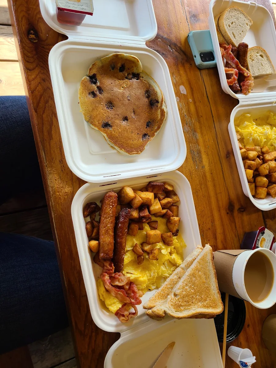 Highlights, Hungry Bear Restaurant