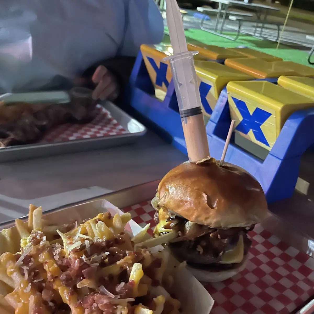 Bacon Cheese Fries / Papas fritas con queso y tocineta