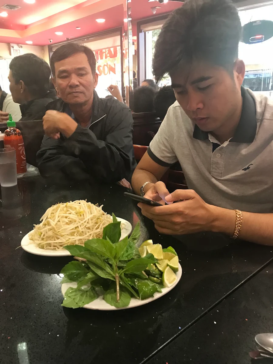 Phở Đặc Biệt, Thai Son Restaurant