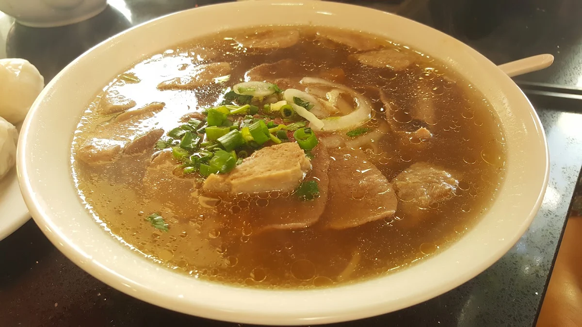 Rare Beef with Beef Balls, Thai Son Restaurant