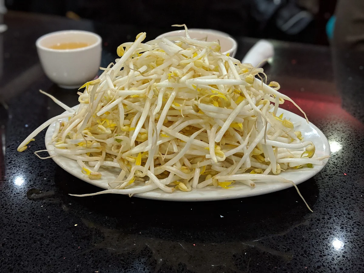 Raw Bean Sprouts, Thai Son Restaurant