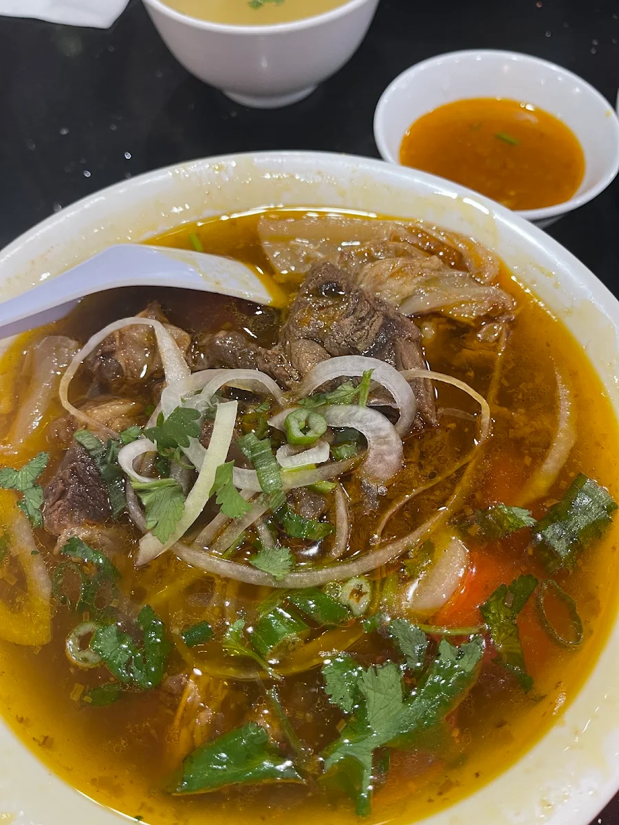 Rice Noodles in Beef Soup, Thai Son Restaurant