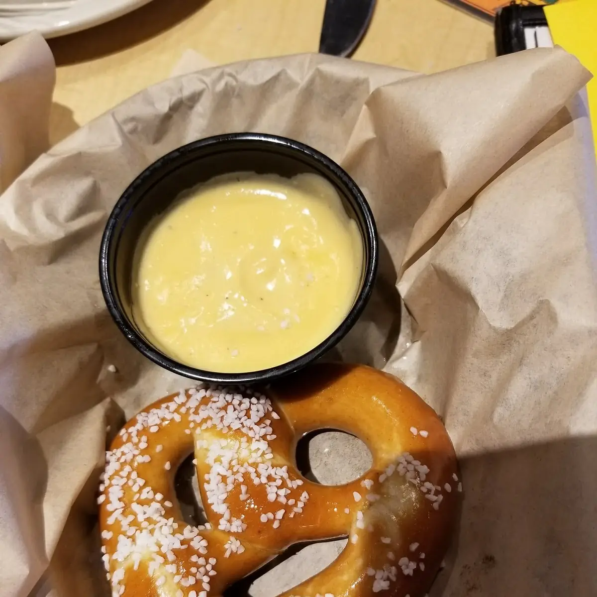 Bavarian Pretzels w Beer Cheese