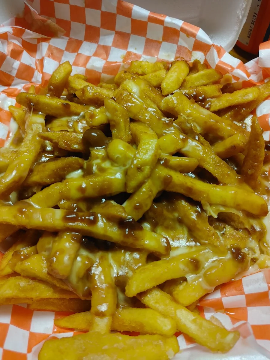 Poutine, JOE'S BROS PIZZA PLUS