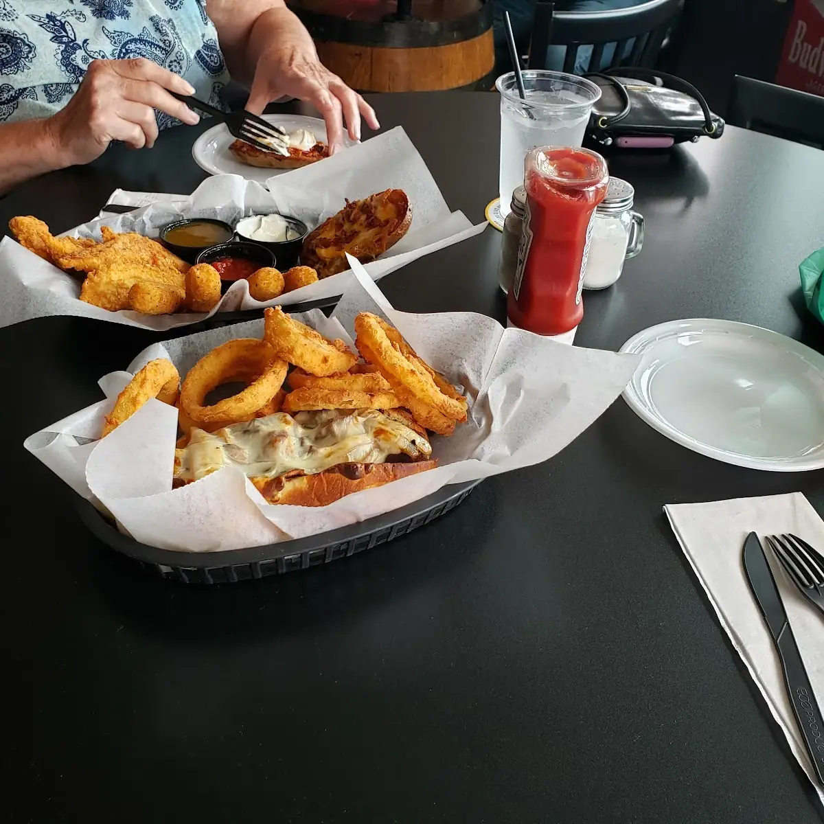 Sirloin Tips Sub Onion Rings & Appetizer Sampler