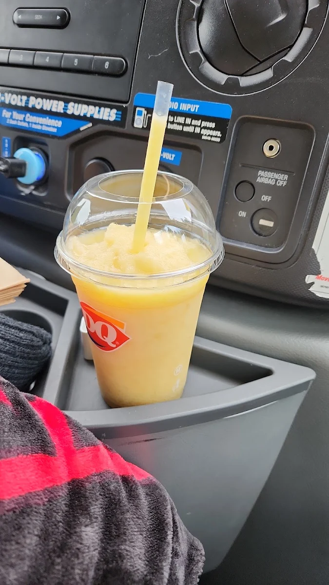 Mango Pineapple Premium Fruit Smoothie, Dairy Queen Grill & Chill