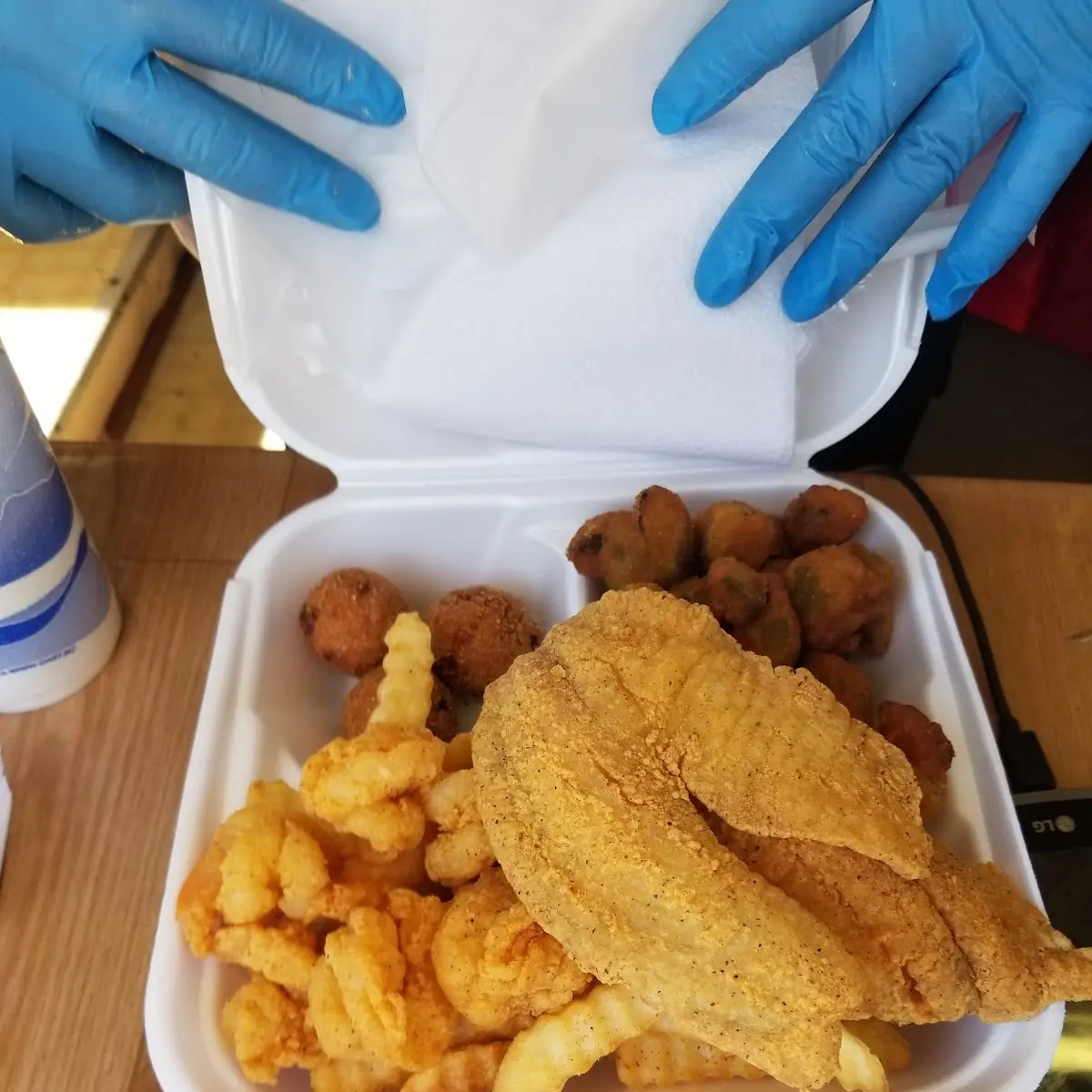 Catfish Nuggets Fries & Drink