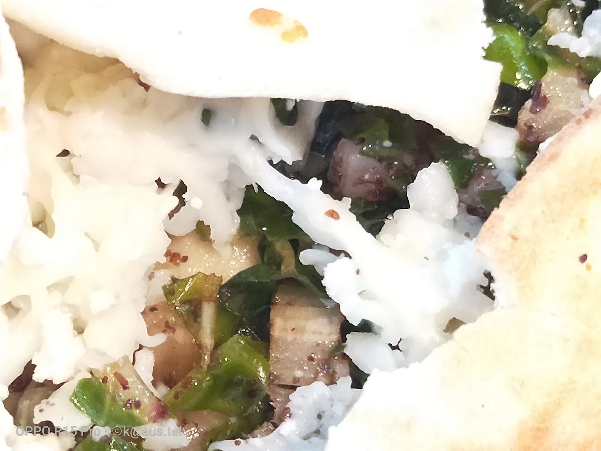 Spinach and Cheese Triangle Pizza, LA Moosh Bakery Cafe