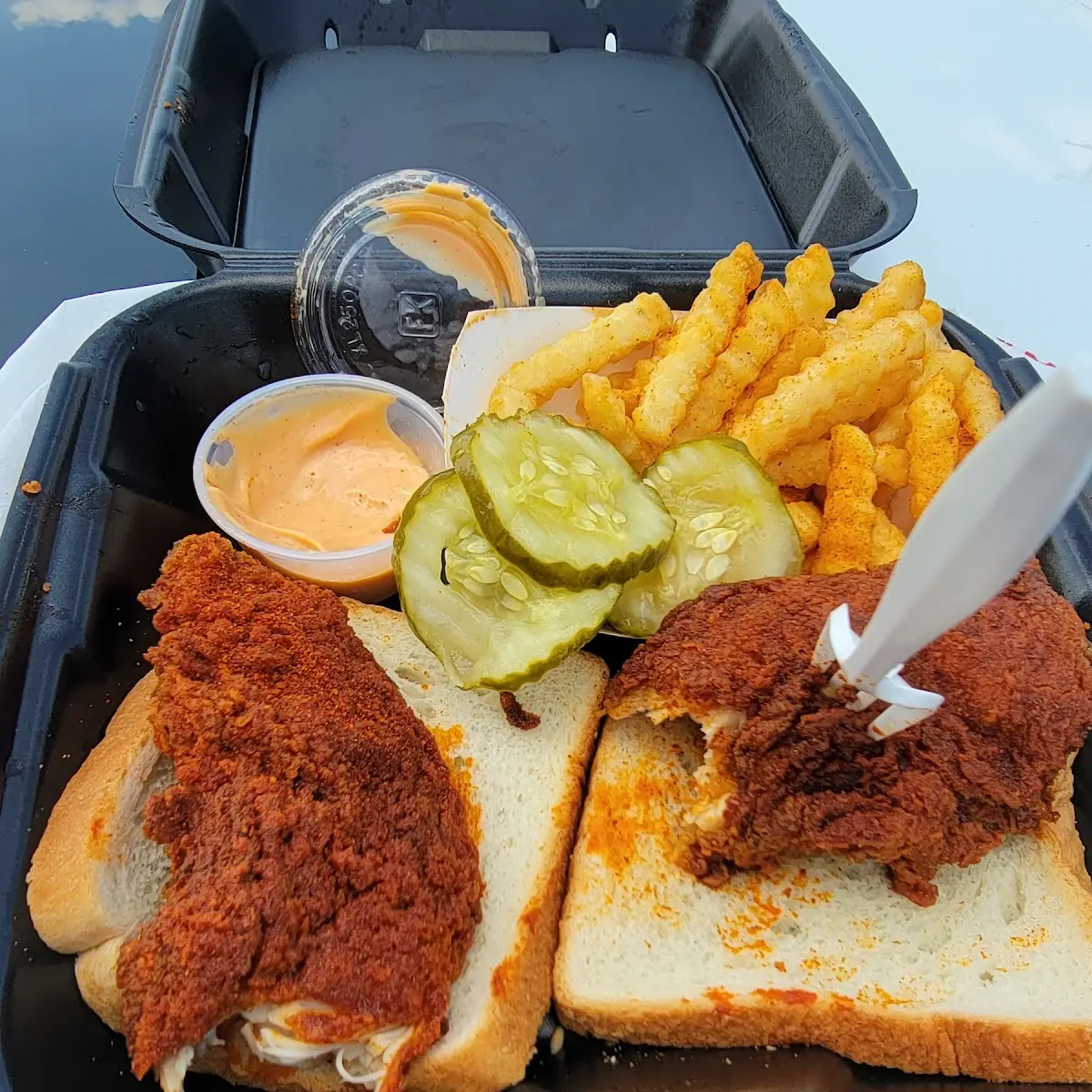 Dave's NOT Chicken Mini Sliders (Cauli) with fries