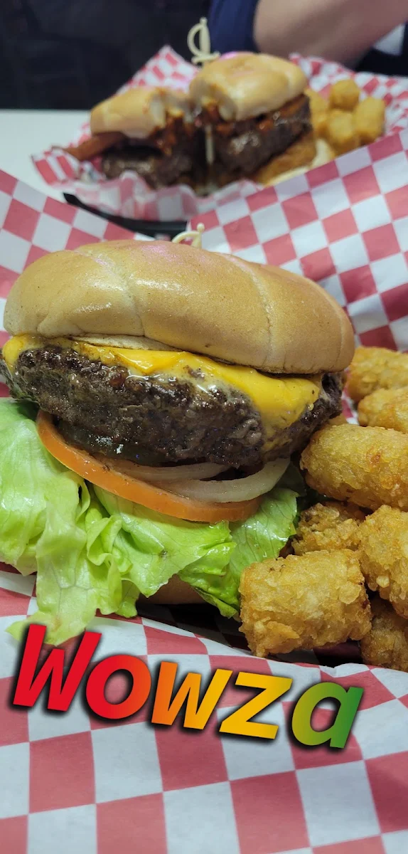 Classic Cheeseburger with Tots