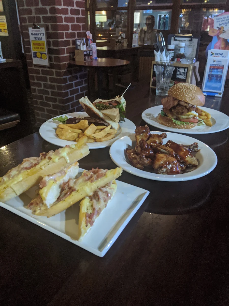 Beat Pub Meal, Oxley Tavern