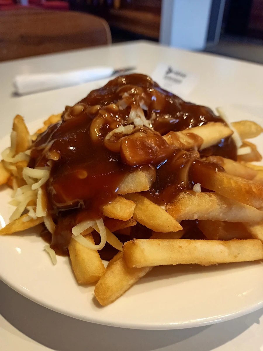 Poutine, Oxley Tavern