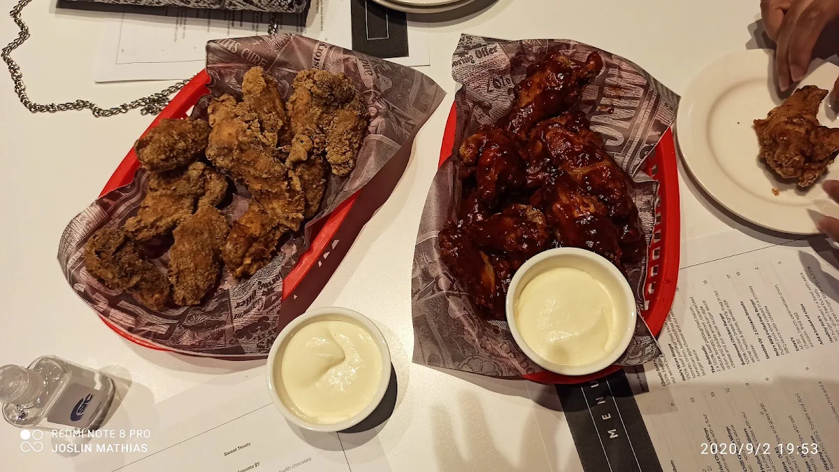Southern Fried Chicken & Buffalo Chicken, Oxley Tavern