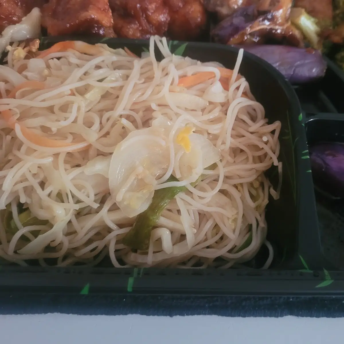 Chicken Lo Mein