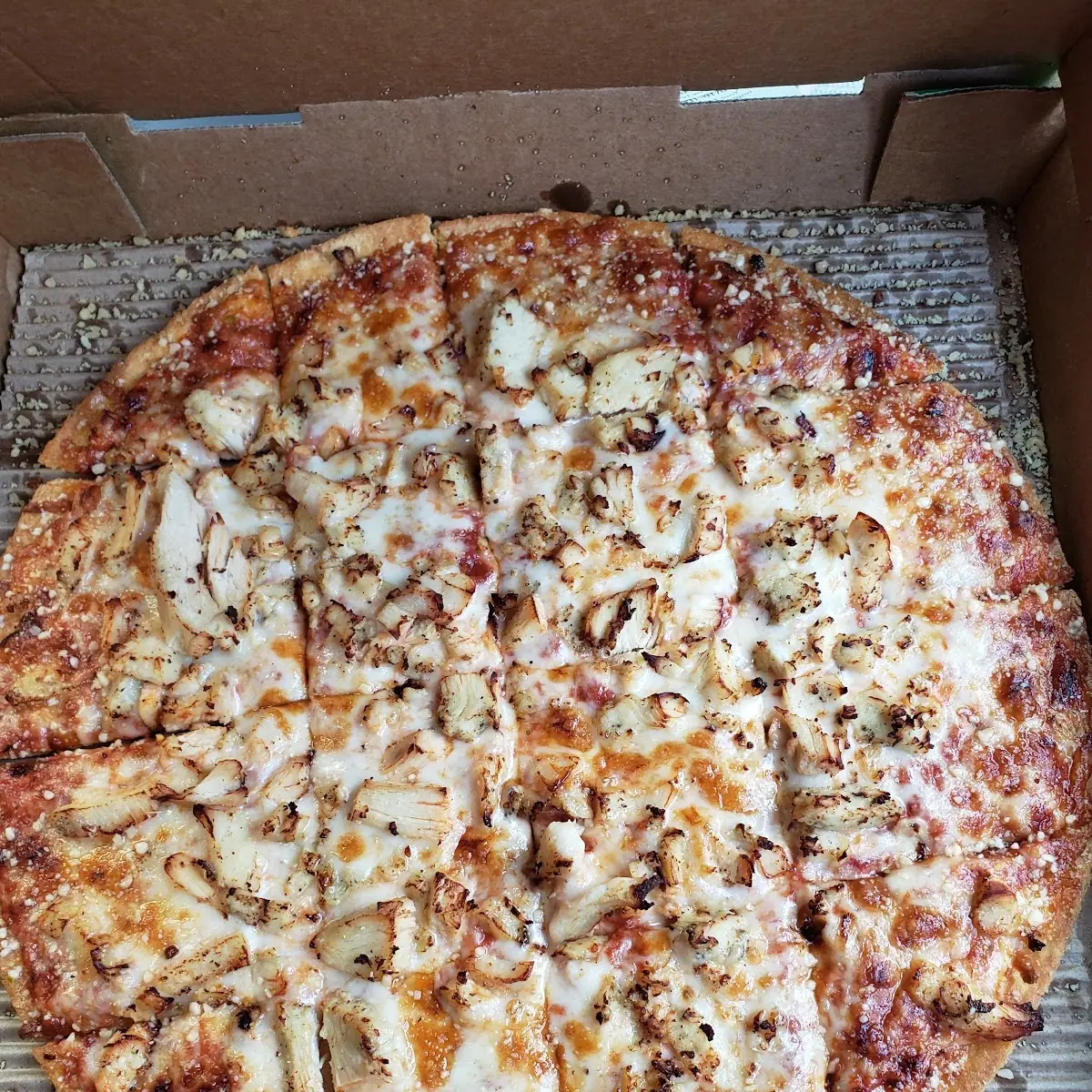 Thin Chicken Pizza
