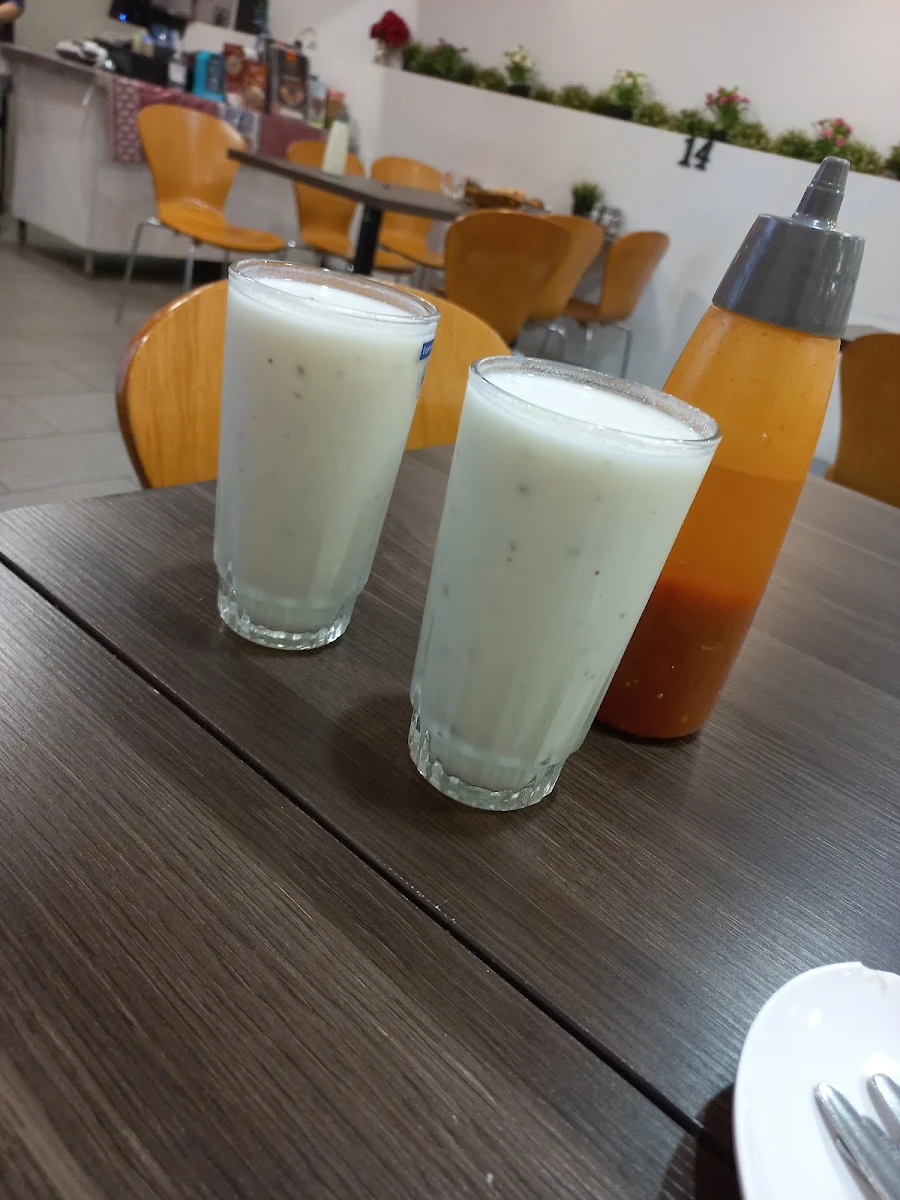 Lassi, Tolo Kabab House
