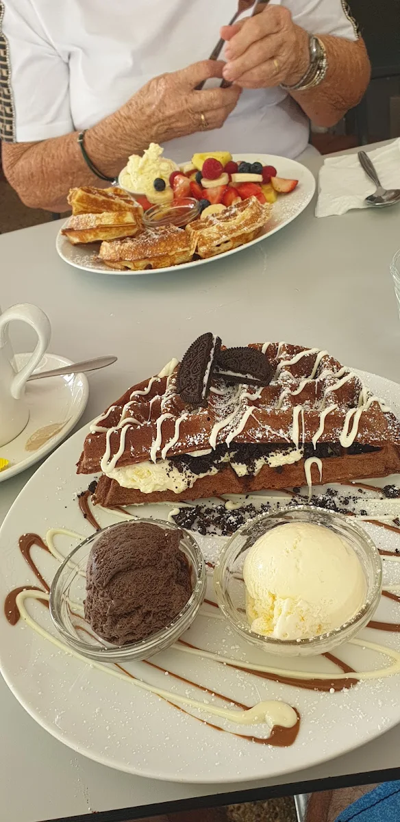 Cookie Monster, Waffle On Cairns