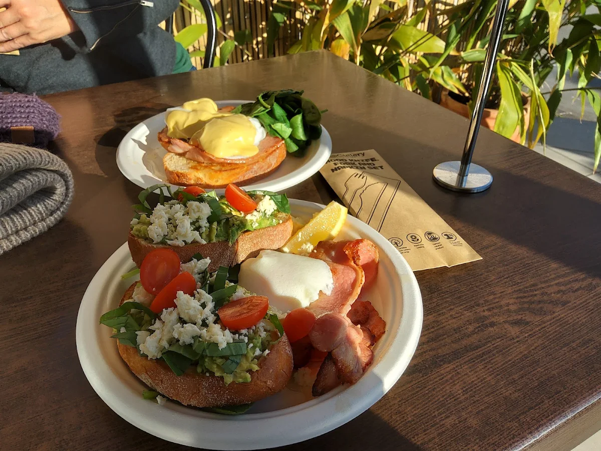 Smashed Avocado, Benny's Cafe Culburra Beach NSW