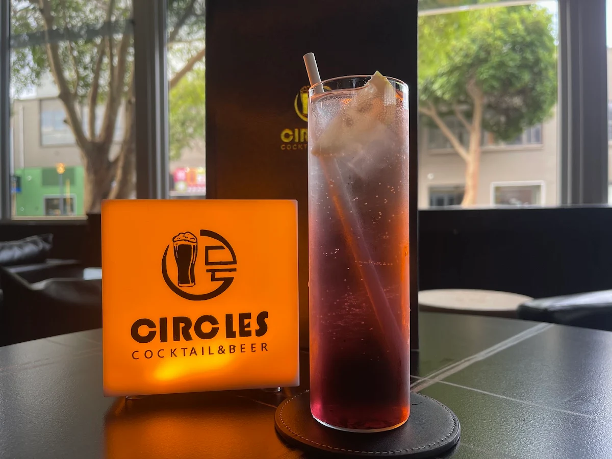Highlights, Circles Bar & Restaurant