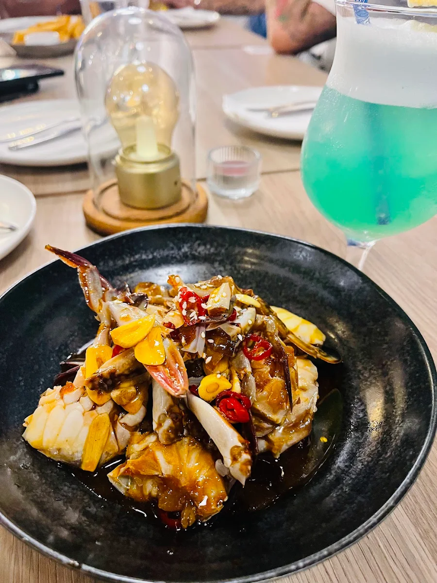 Spicey Crab, Circles Bar & Restaurant