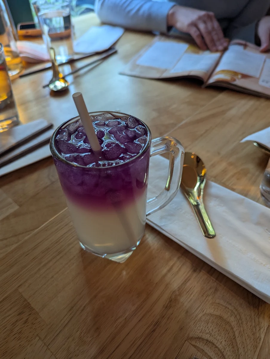 Iced Butterfly Pea & Lychee, Restaurant Bangluck