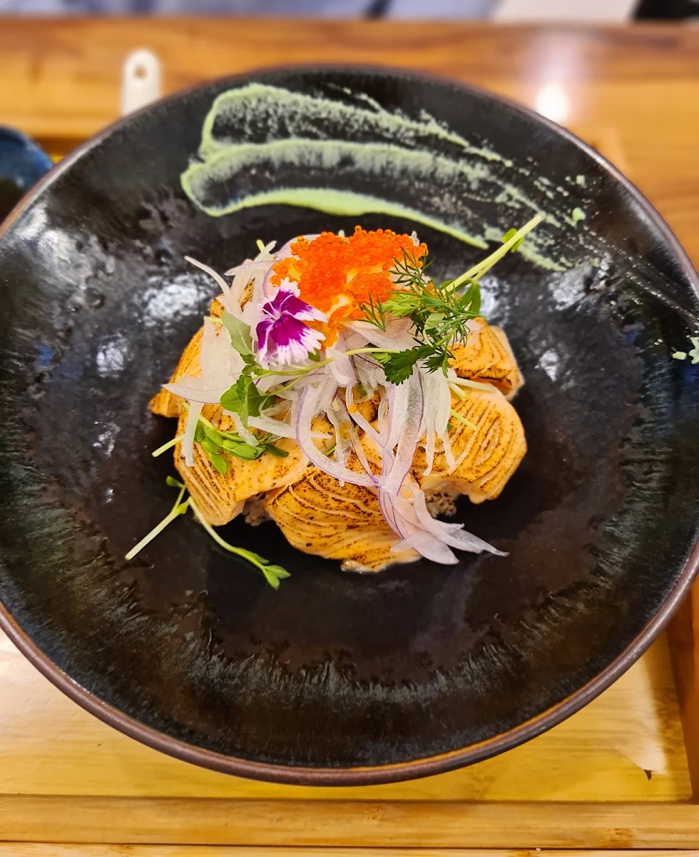 Salmon Avocado Salad (A)