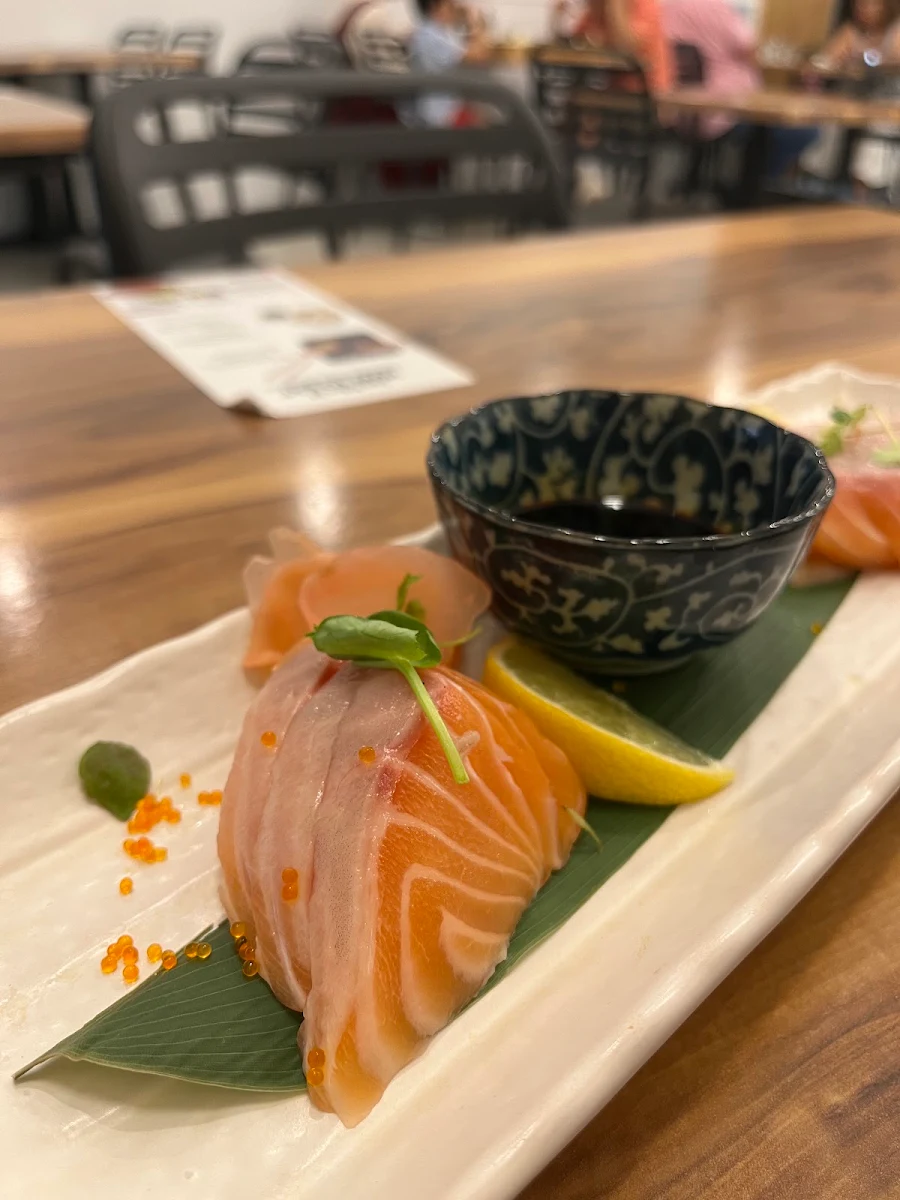 12pcs Salmon Sashimi (A)