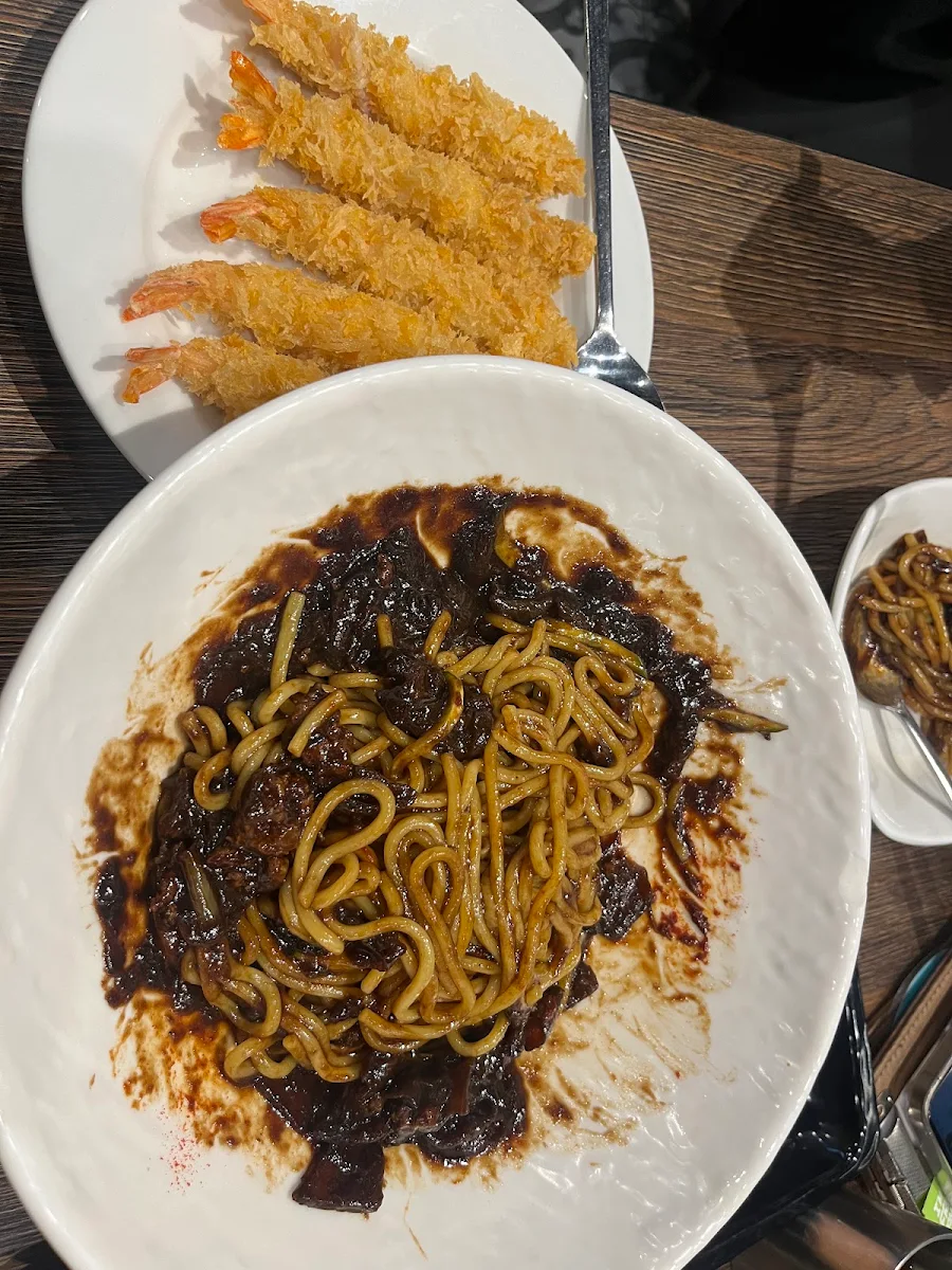 Seafood Black Soy Bean Noodle Jajang Myeon, Kaokao