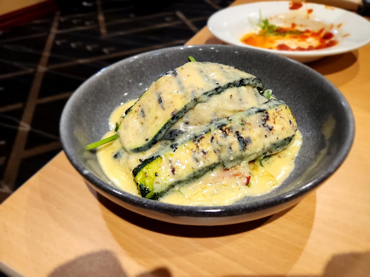 Highlights, Benny's Restaurant and Bar