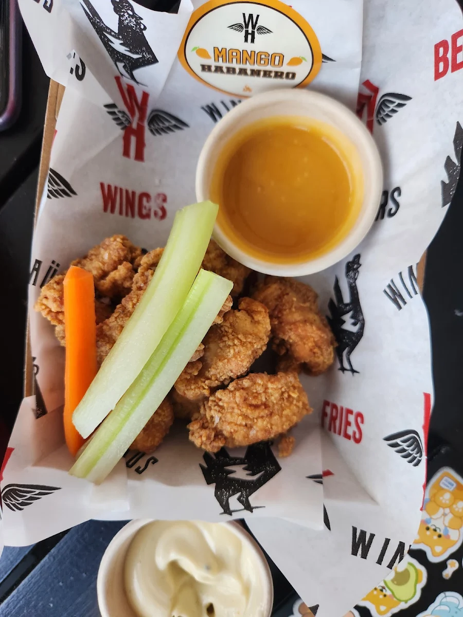 Boneless Wings, Winghaus Entertainment Quarter