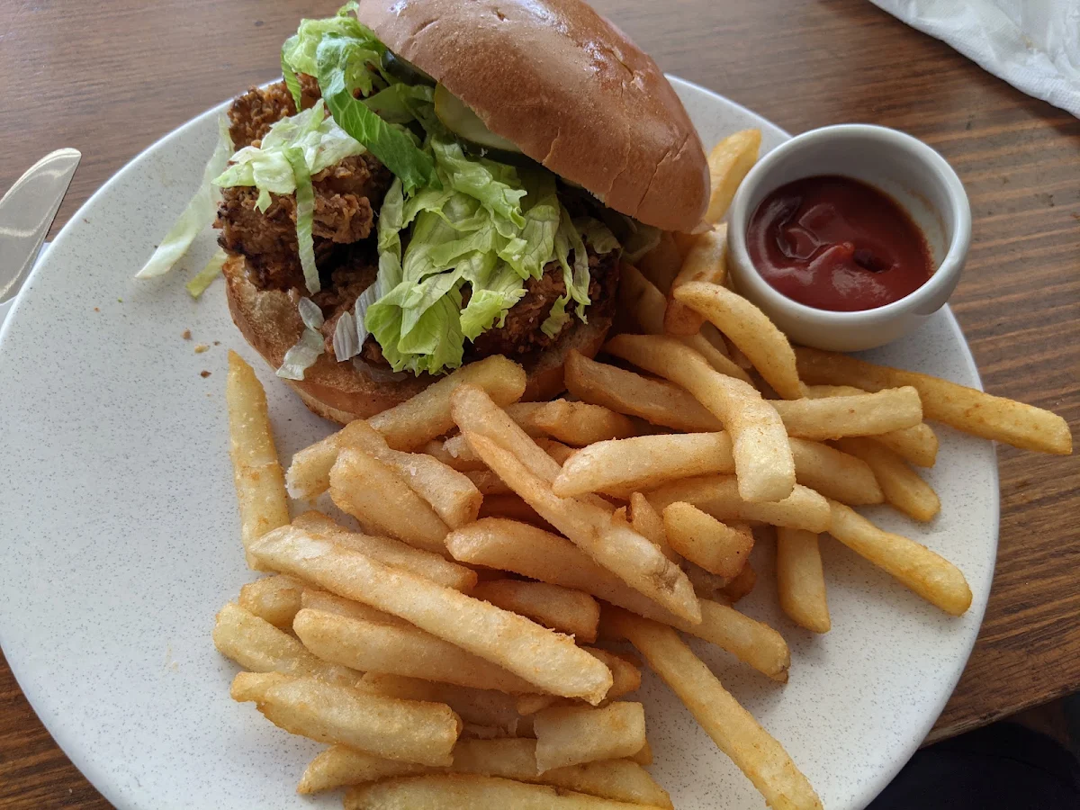 Spicy Chicken Burger, Winghaus Entertainment Quarter