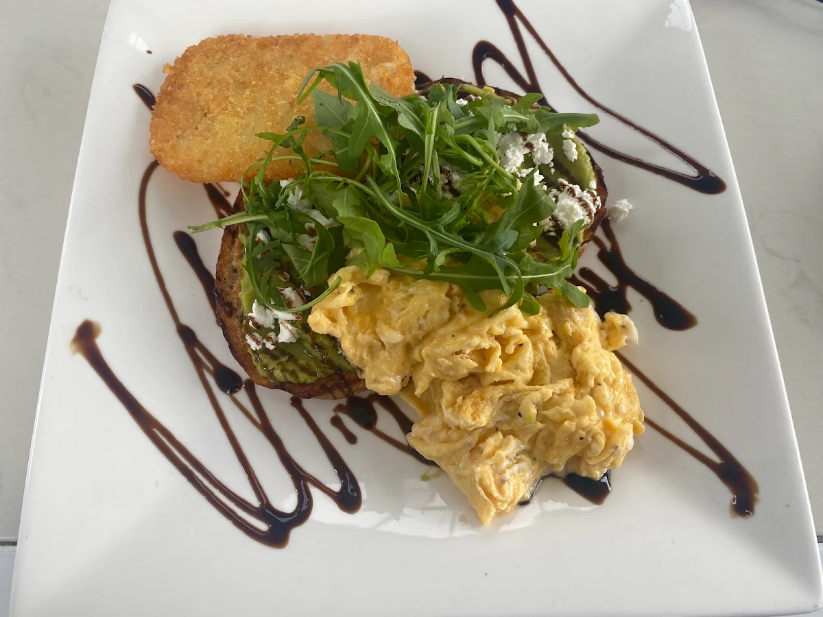 Highlights, Le Pavilion Cafe