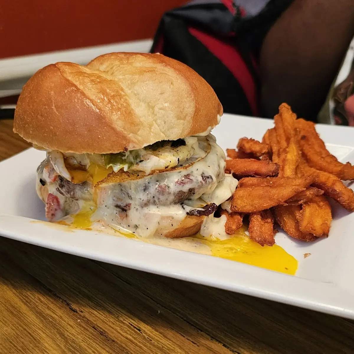 Bacon Pimento Cheese Burger