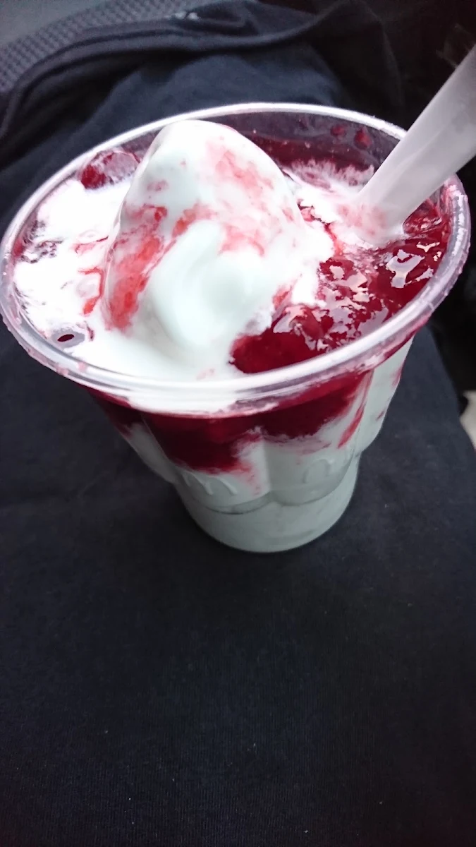 Strawberry Sundae, McDonald's Elizabeth Shopping Centre