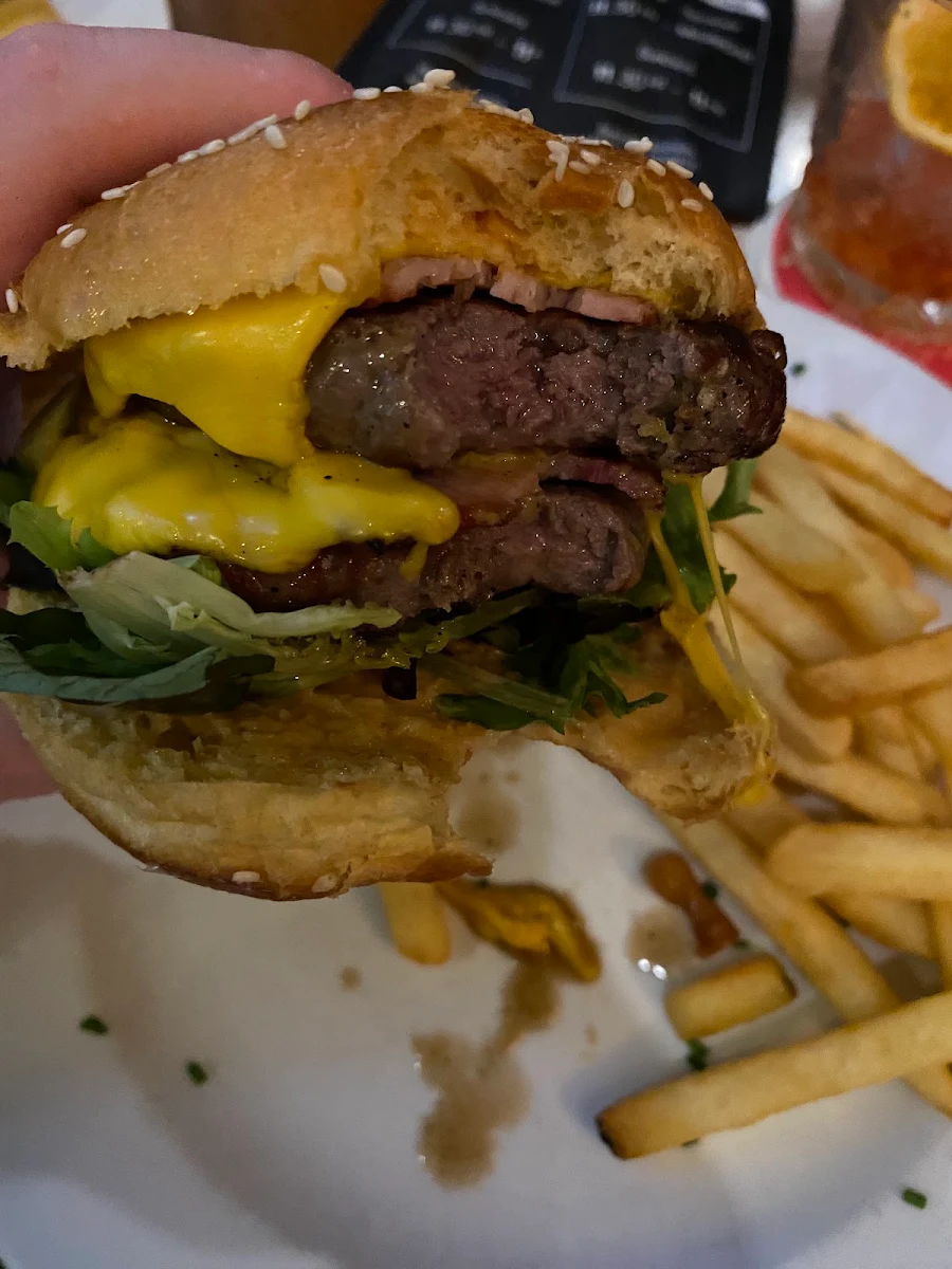 Beef Burger, Hotel Mosman