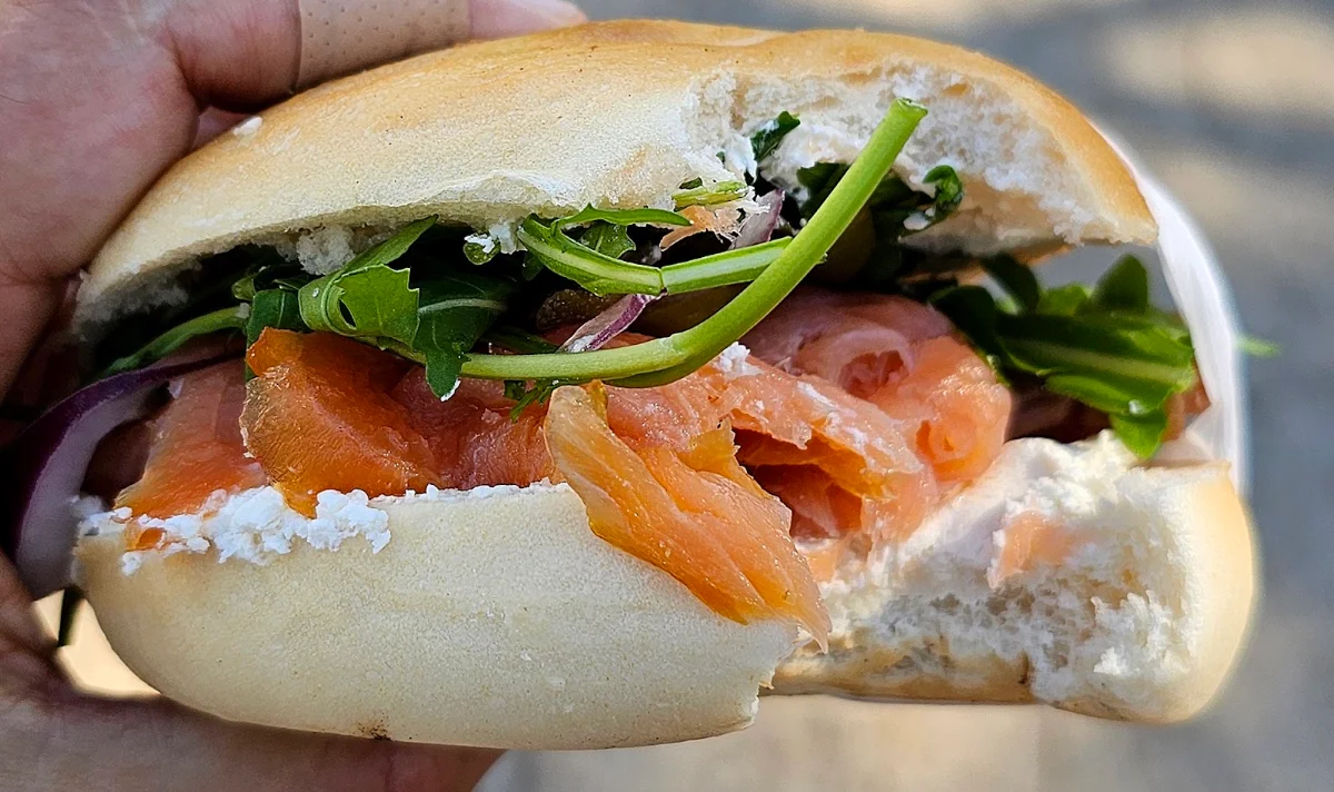 Bagel, Jesse's Cafe