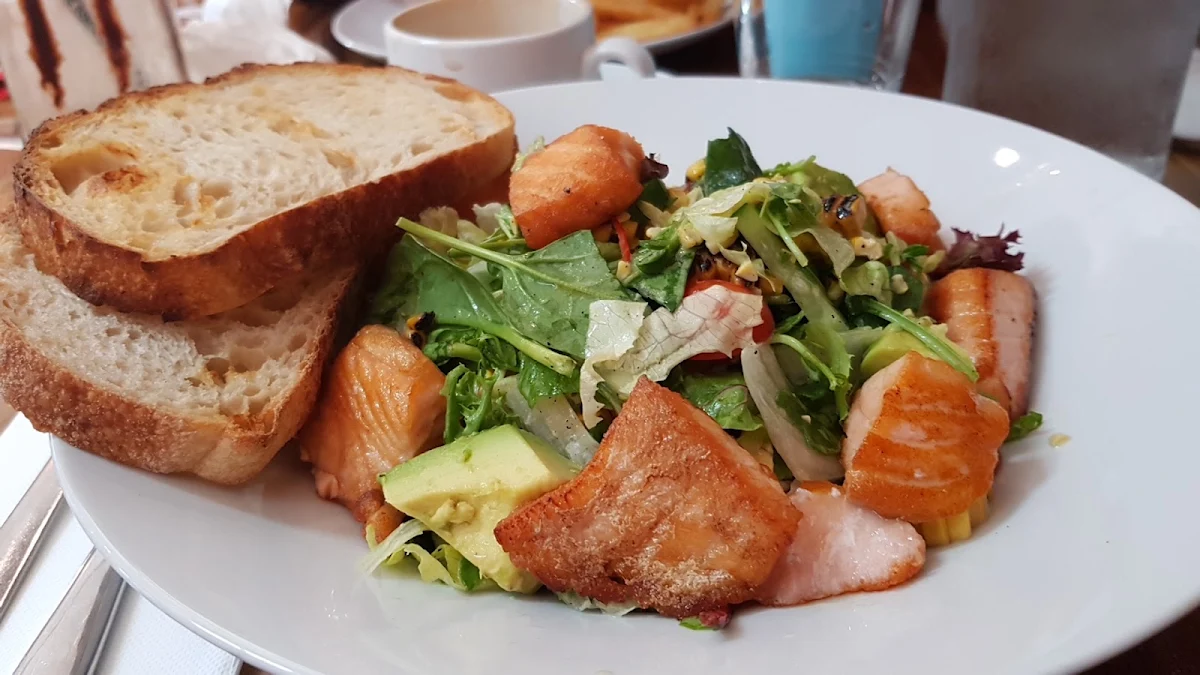 Highlights, Jesse's Cafe