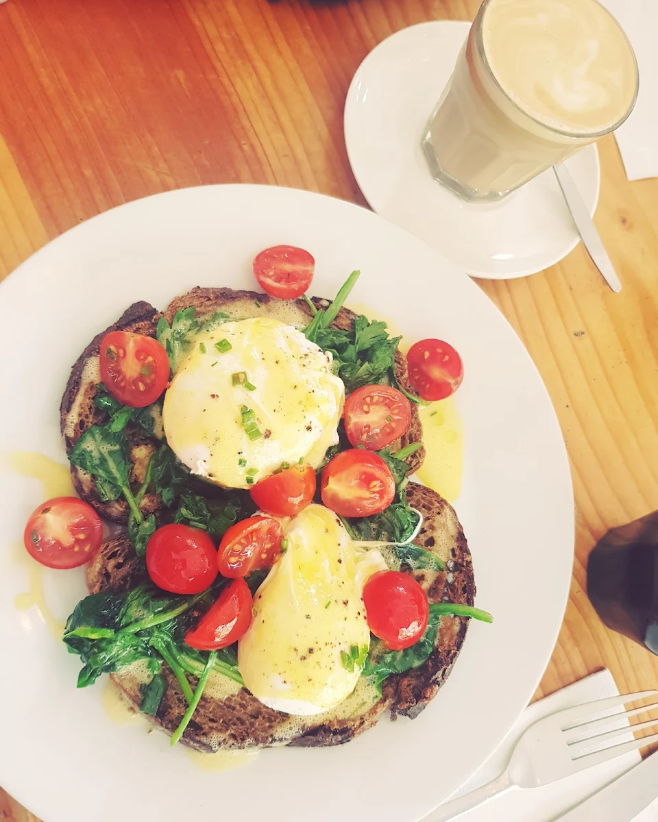 Highlights, Jesse's Cafe