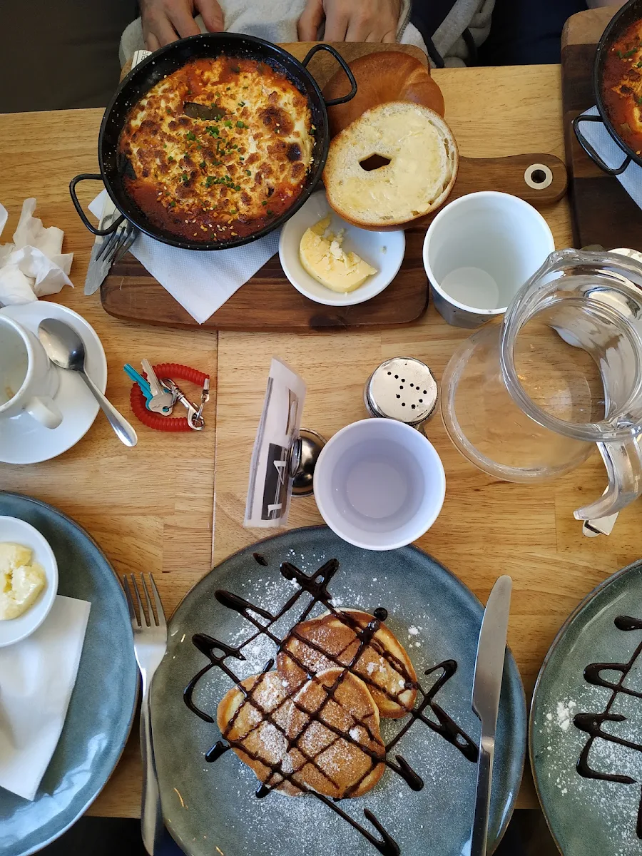 Pancakes and Shakshuka, Jesse's Cafe