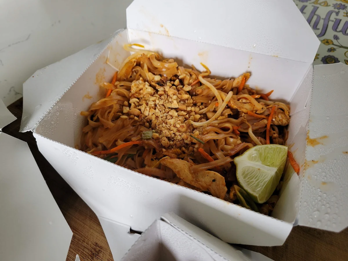 Chicken Pad Thai