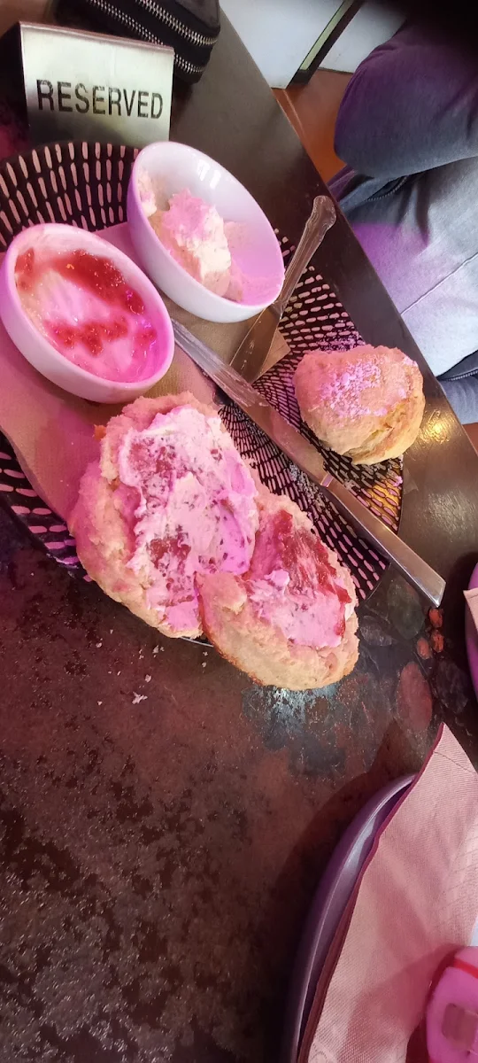 Scones Jam N Cream, Secret Serenity Café