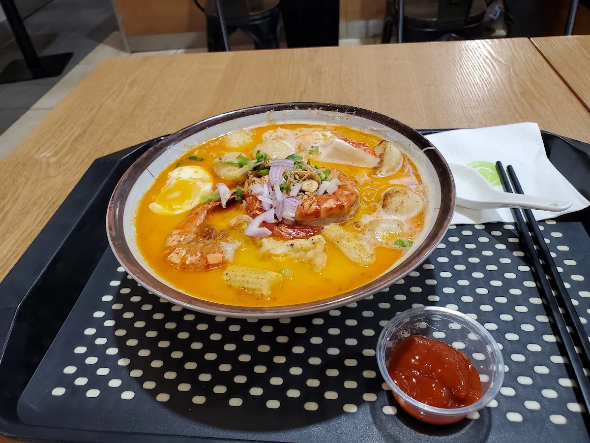 Malaysian Seafood Curry Noodles