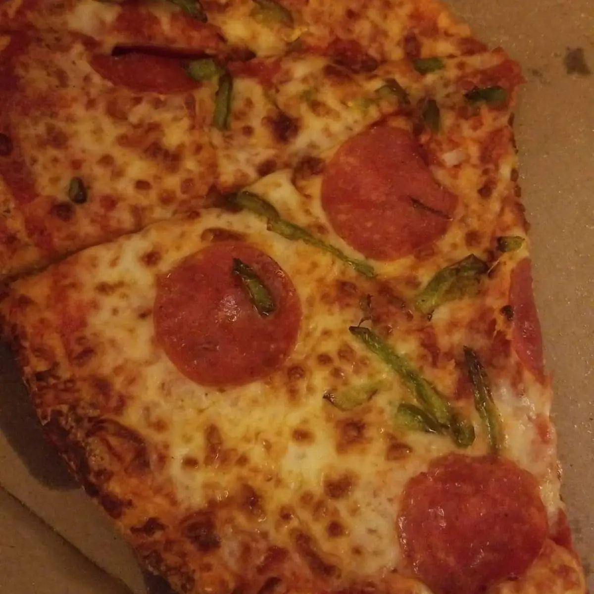Pepperoni & Green Peppers Pizza