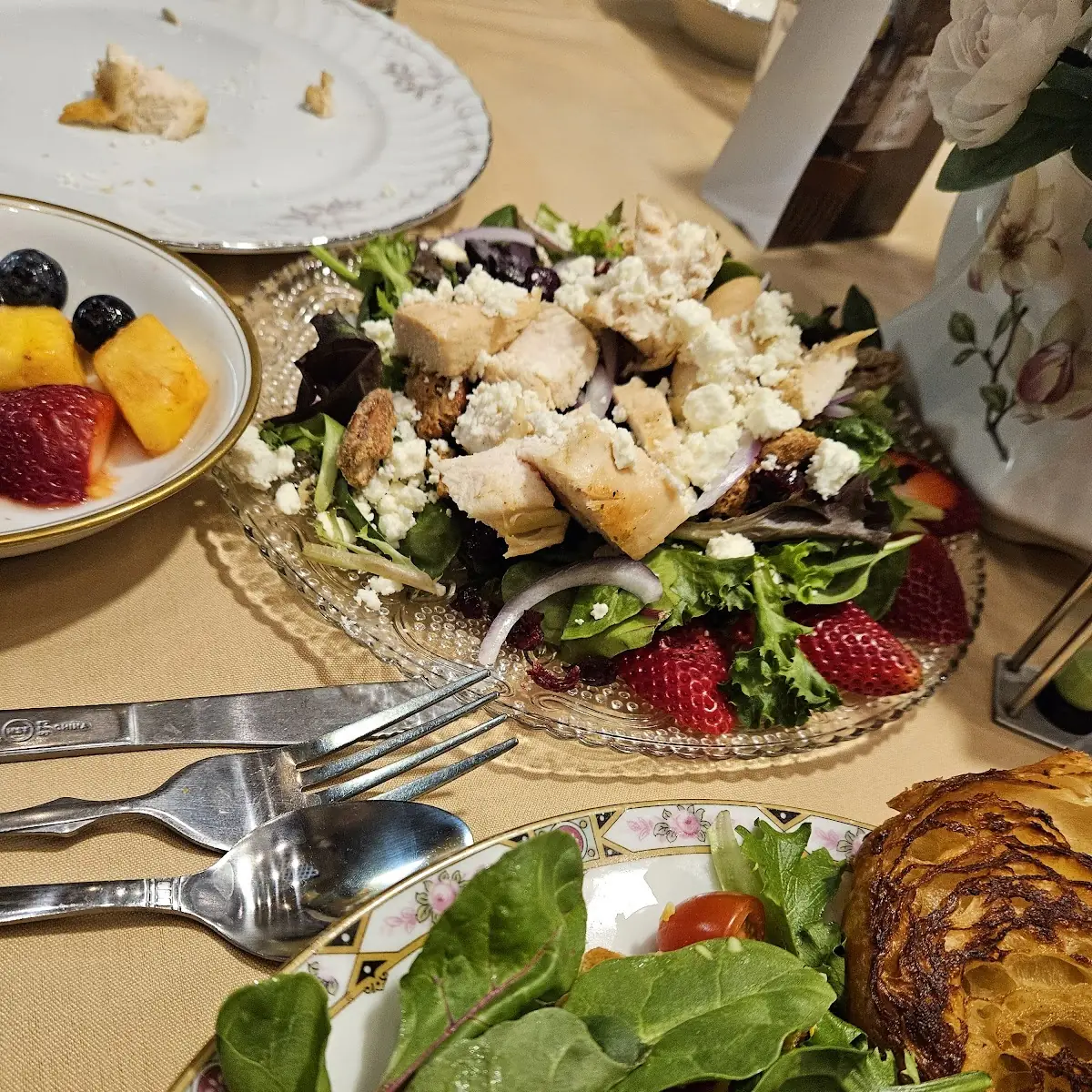 Grilled Chicken Salad with Strawberries