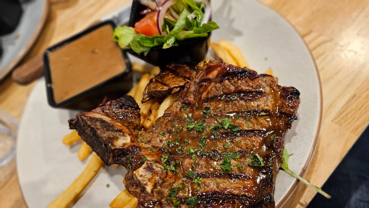 400gm T-Bone Steak, Hanson Pizza Bar