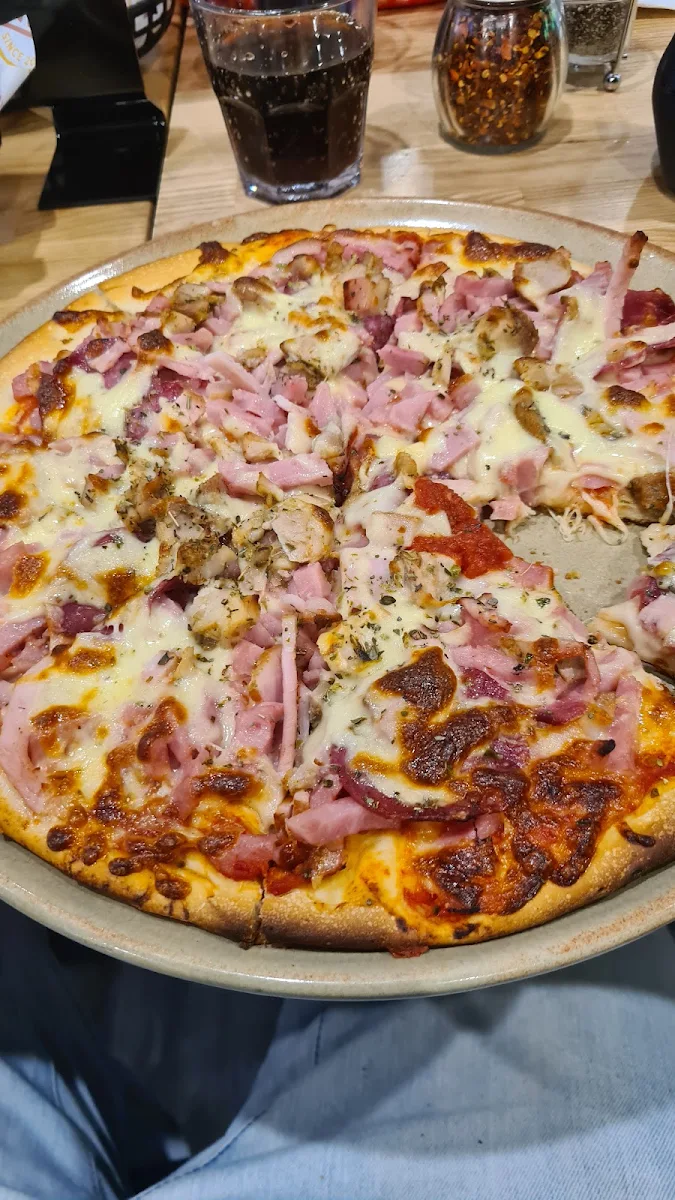 Meat Lovers Pizza, Hanson Pizza Bar