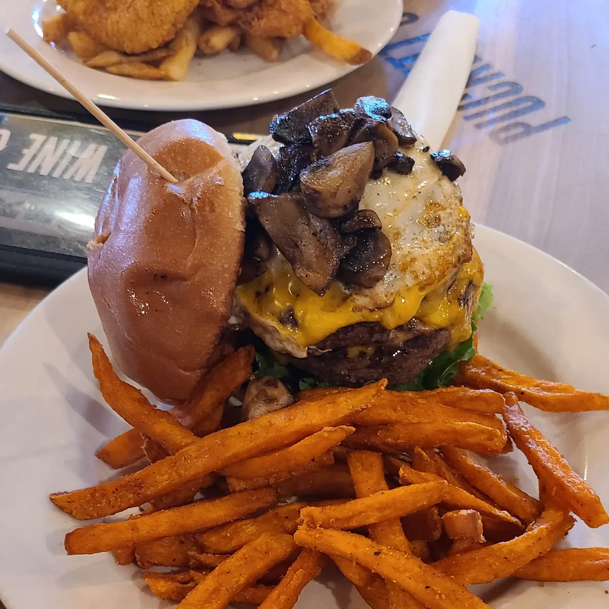 Puckett's Mojo Burger