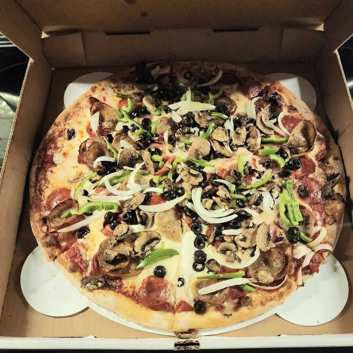 Barber Shop Supreme Pizza