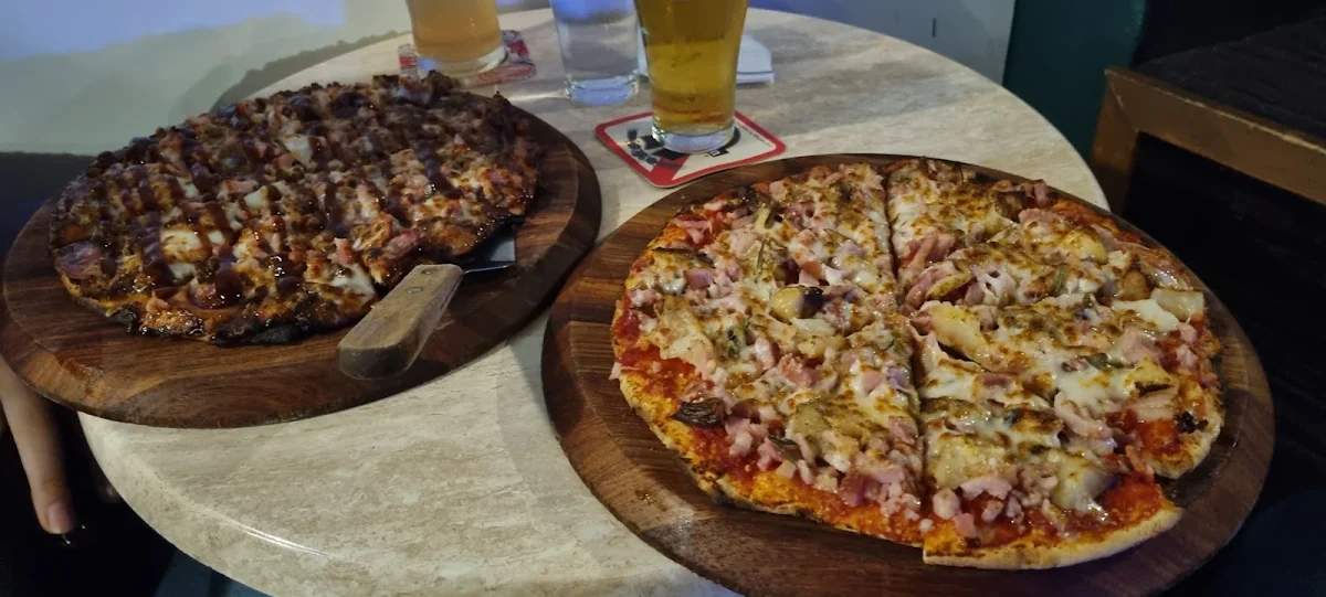 Finbars Pizza, Finbar's Lounge Bar