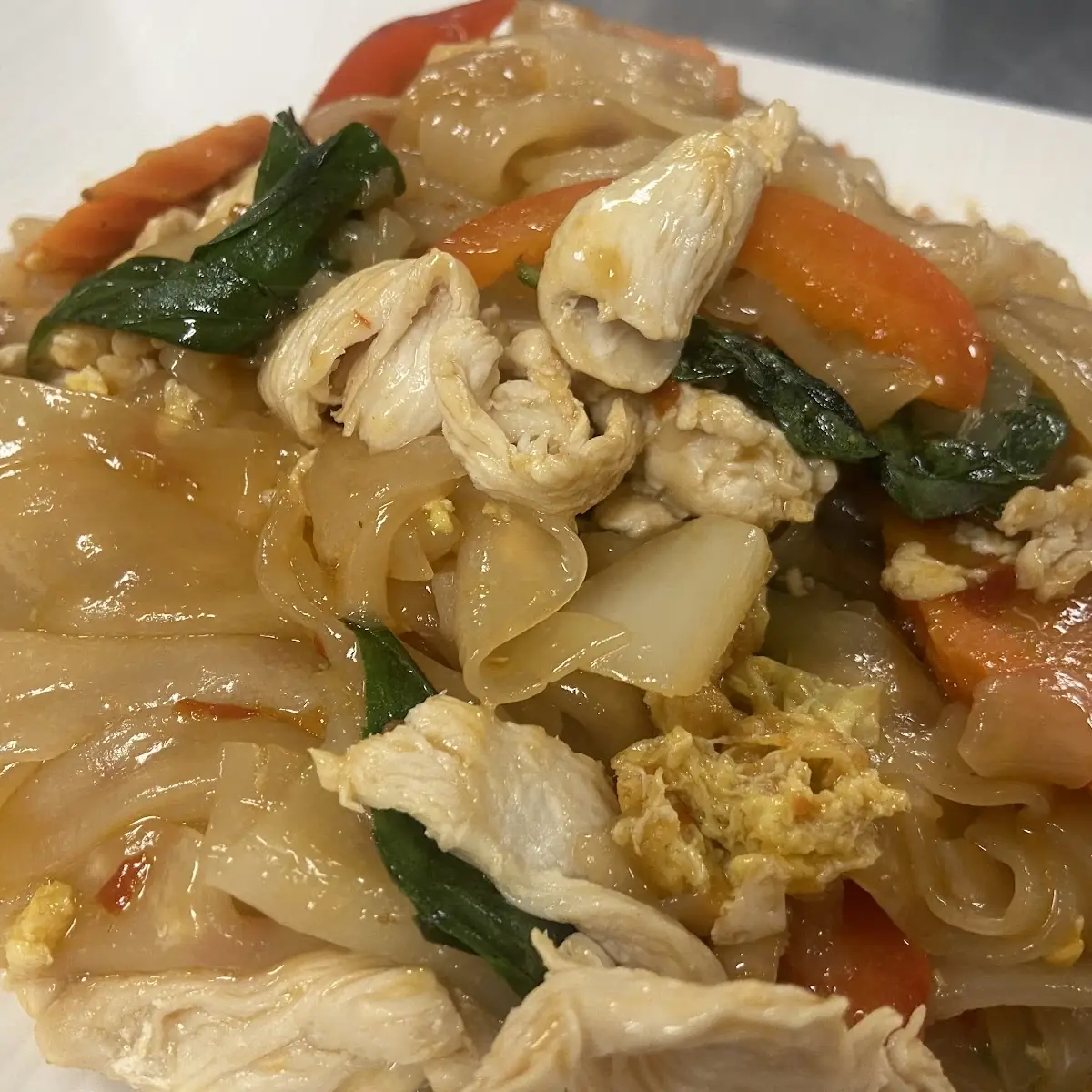 Noodle soup chicken
